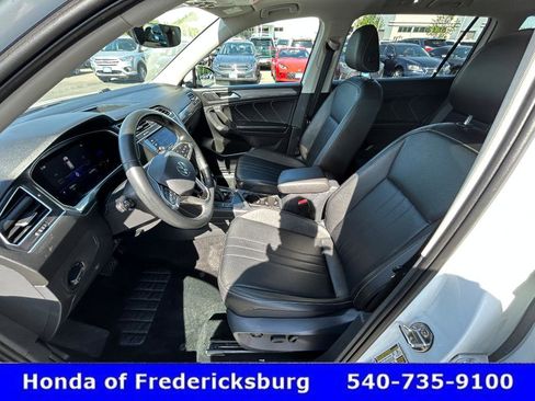 Used 2022 Volkswagen Tiguan SE FWD image 16