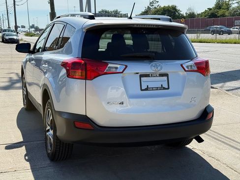 Used 2013 Toyota RAV4 LE AWD/4WD image 9