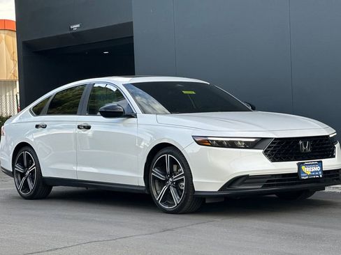 Used 2024 Honda Accord Sport image 2