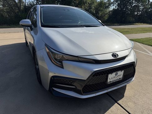 Used 2022 Toyota Corolla SE FWD image 3