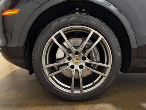 Used 2022 Porsche Cayenne Coupe AWD/4WD image 52