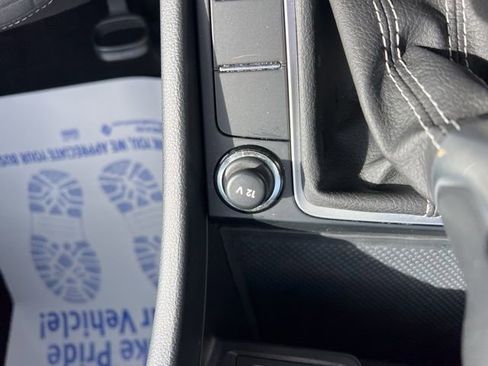 Used 2025 Volkswagen Jetta Sport image 20