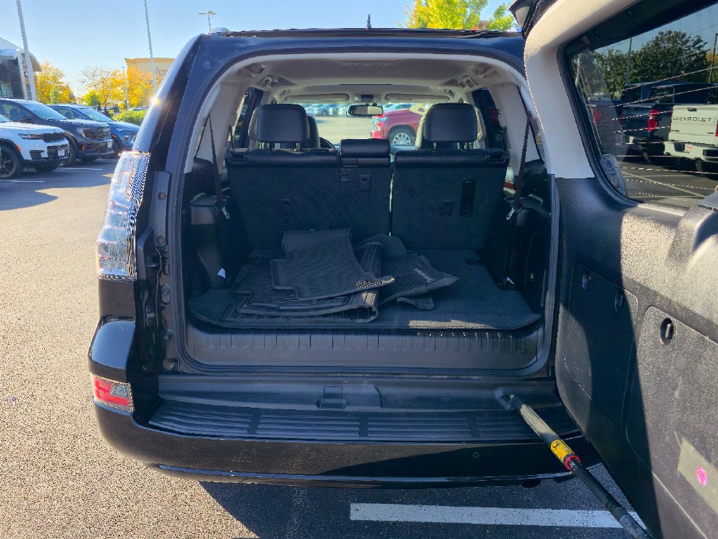 Used 2018 Lexus GX 460 Premium w/ Premium Package AWD/4WD image 25
