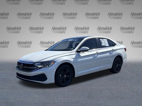 Used 2023 Volkswagen Jetta SE w/ Panoramic Sunroof Package image 5