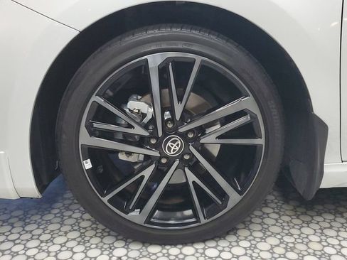 Used 2025 Toyota Camry XSE FWD image 7