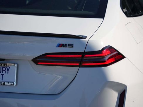 Used 2026 BMW M5 image 5