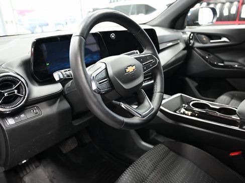 Used 2025 Chevrolet Equinox LT w/ Safety and Technology Package image 20