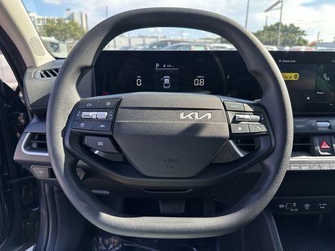Certified 2025 Kia K4 FWD image 11