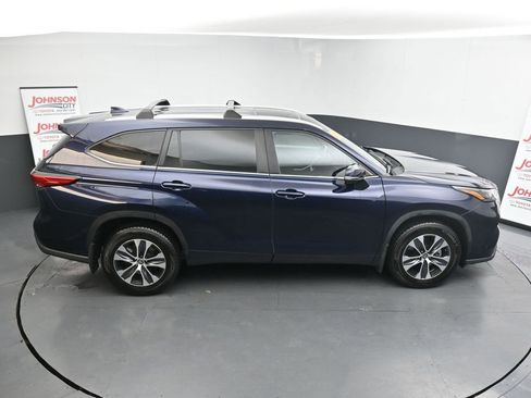 Used 2023 Toyota Highlander XLE image 35
