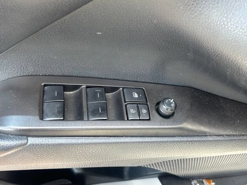 Used 2023 Toyota Camry SE FWD image 8
