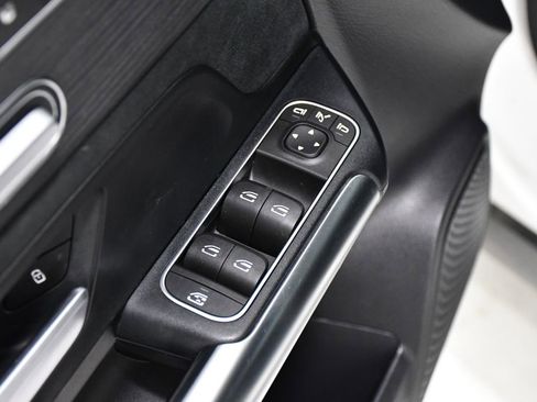Used 2023 Mercedes-Benz GLA 250 4MATIC image 18