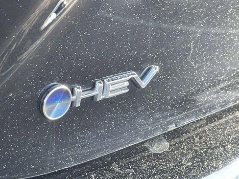 Used 2025 Toyota Camry LE image 11