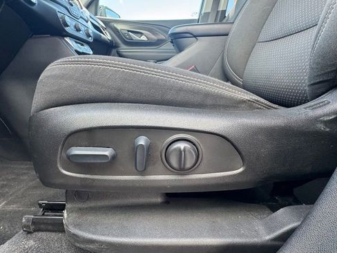 Used 2022 GMC Terrain SLE w/ Driver Convenience Package image 18