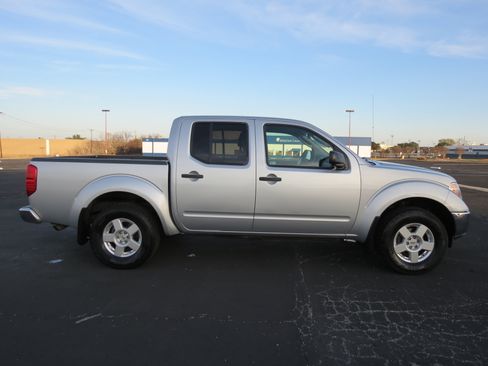 Used 2006 Nissan Frontier SE w/ (P01) Power Pkg image 4