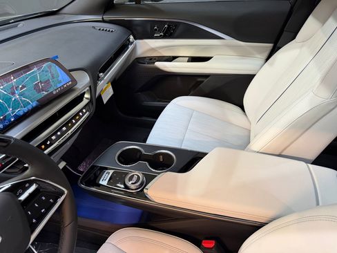 New 2026 Cadillac Lyriq Sport AWD/4WD image 37