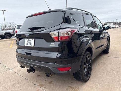 Used 2018 Ford Escape SE w/ SE Sport Appearance Package FWD image 9