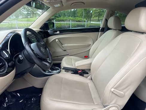 Used 2018 Volkswagen Beetle 2.0T SE FWD image 12