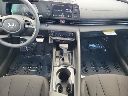 New 2026 Hyundai Elantra SEL Sport image 12