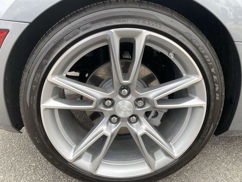 Used 2021 Chevrolet Camaro LT w/ Technology Package image 32