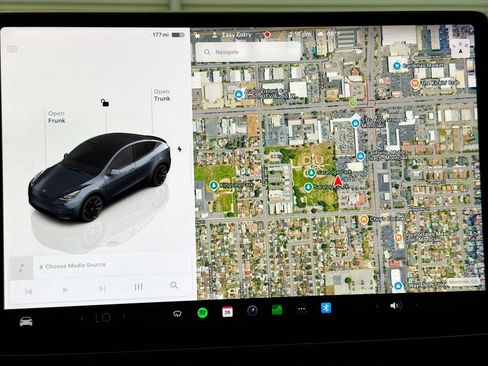 Used 2023 Tesla Model Y Long Range AWD/4WD image 9