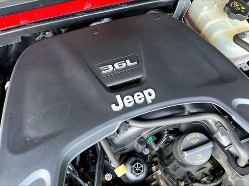 Used 2021 Jeep Gladiator Sport AWD/4WD image 31
