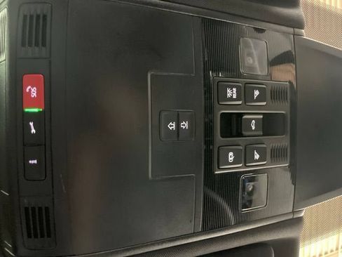 Certified 2024 Volkswagen Tiguan SE R-Line AWD/4WD image 25