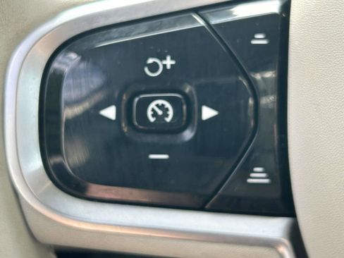 Certified 2023 Volvo XC60 B5 Core image 22