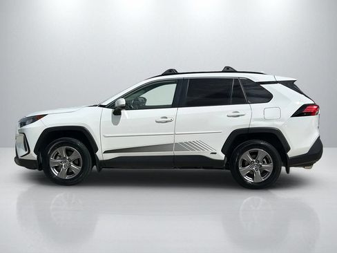 Used 2022 Toyota RAV4 LE AWD/4WD image 8