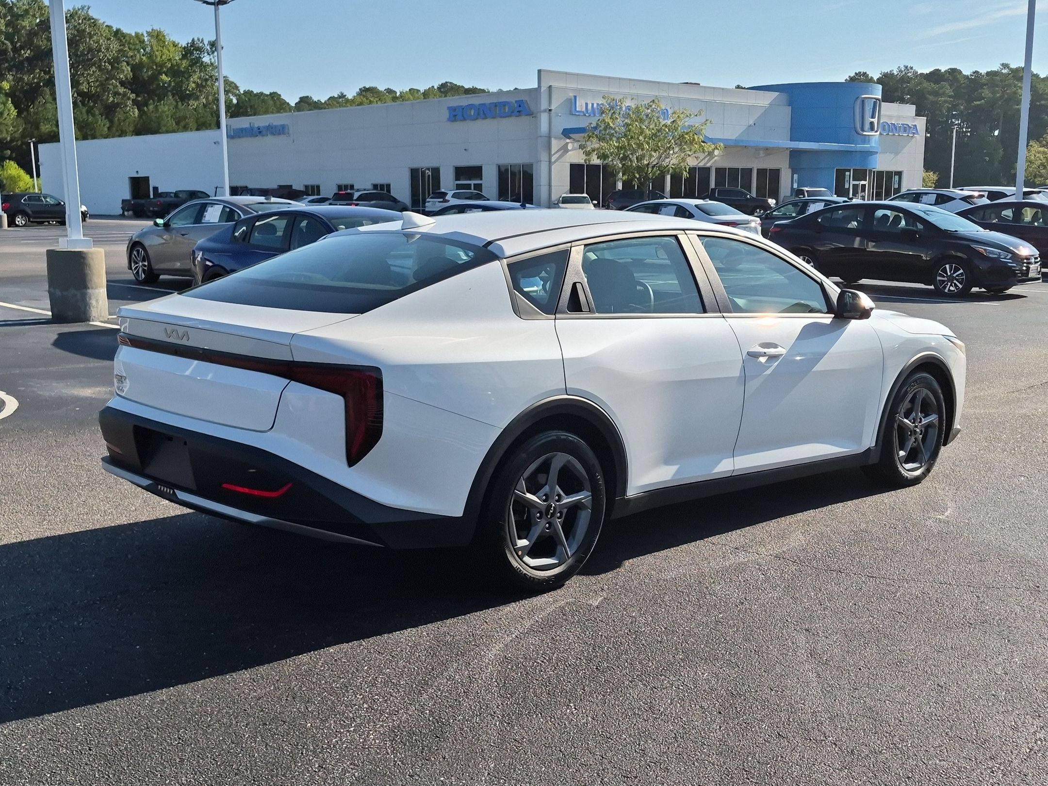 Used 2025 Kia K4 FWD image 3