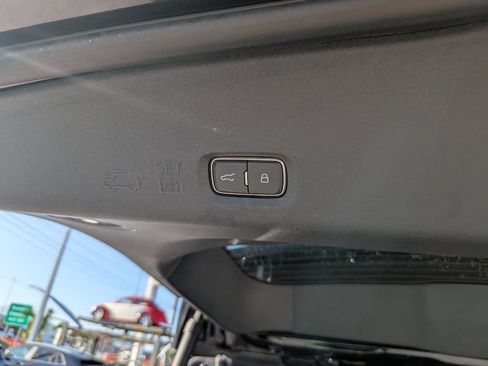 Used 2025 Ford Expedition Active AWD/4WD image 9
