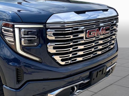 Used 2022 GMC Sierra 1500 Denali w/ Technology Package AWD/4WD image 29