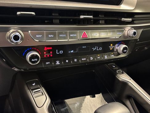 Used 2025 Kia Telluride S image 39