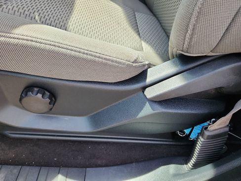 Used 2020 Ford F150 XLT image 12