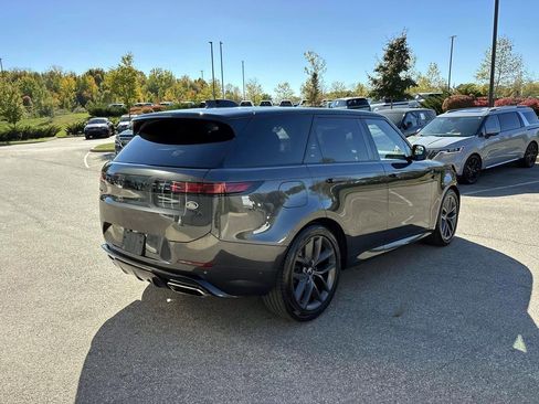 Used 2023 Land Rover Range Rover Sport SE Dynamic image 5