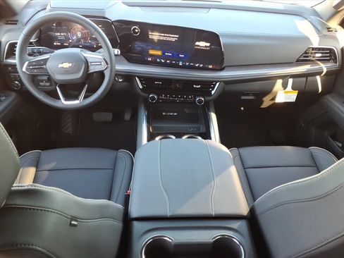 New 2026 Chevrolet Suburban Premier image 16