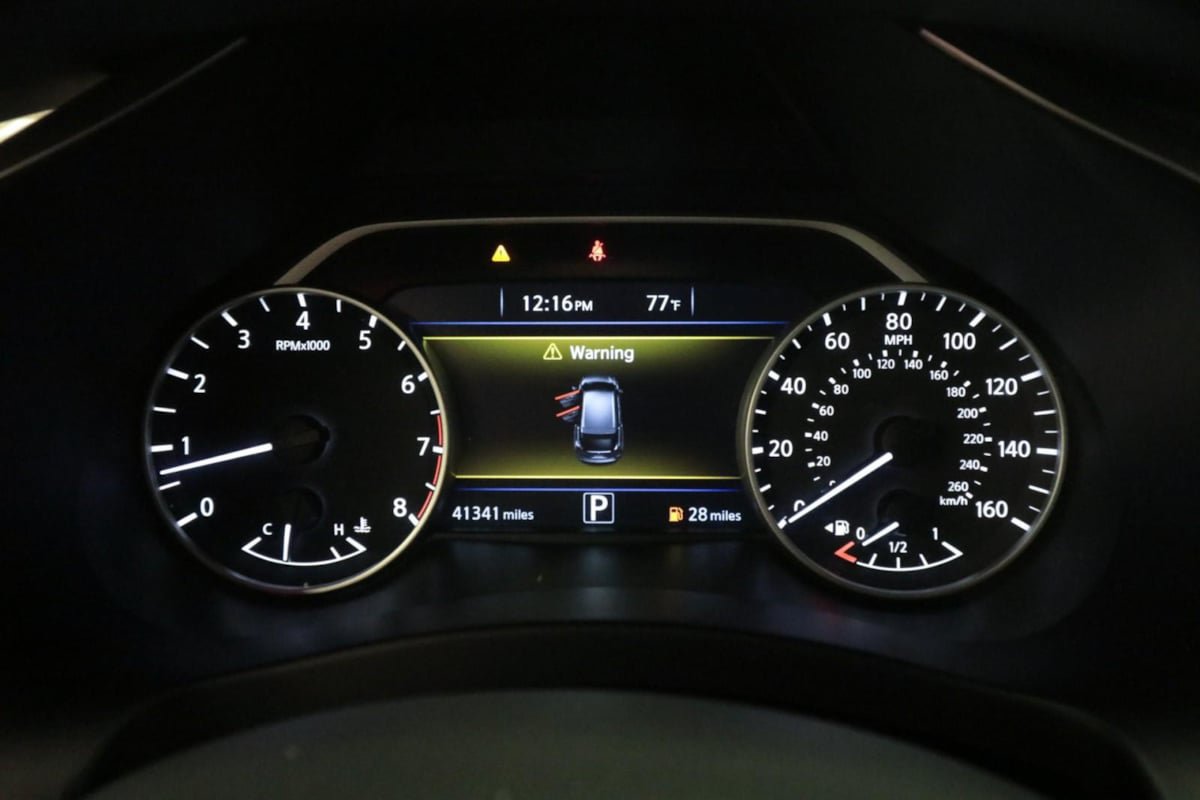 Used 2018 Nissan Murano S FWD image 16