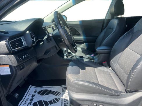 Used 2018 Kia Niro EX w/ EX Touring Graphite Edition image 10
