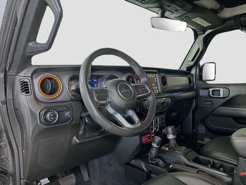 Used 2023 Jeep Gladiator Mojave w/ LED Lighting Group AWD/4WD image 9