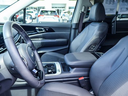 Used 2025 Kia Carnival SX Prestige FWD image 15