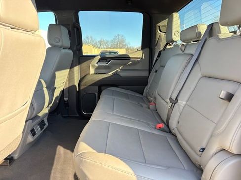 Used 2024 GMC Sierra 1500 SLT image 10