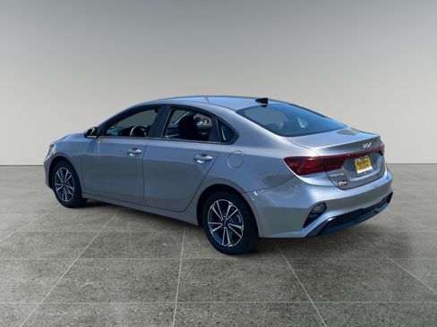 Used 2024 Kia Forte LXS w/ LXS Technology Package FWD image 3