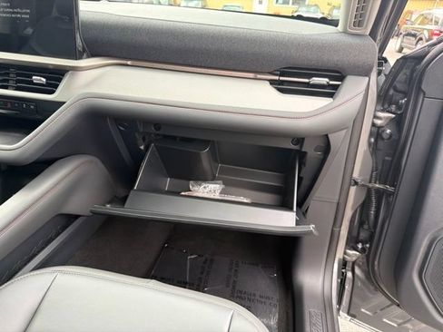 Used 2026 Ford Explorer Active w/ Active Comfort Package AWD/4WD image 37