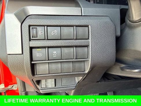 Used 2025 Toyota Tacoma SR5 AWD/4WD image 32