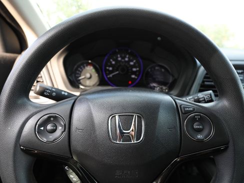 Used 2017 Honda HR-V LX image 22