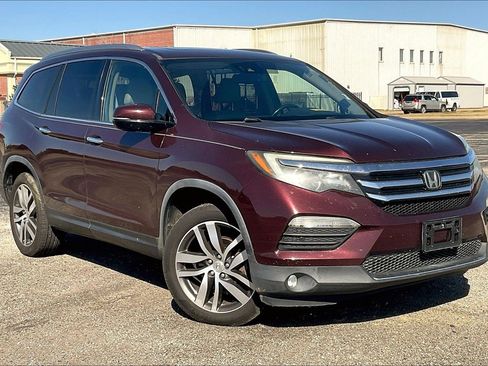 Used 2017 Honda Pilot Elite image 1