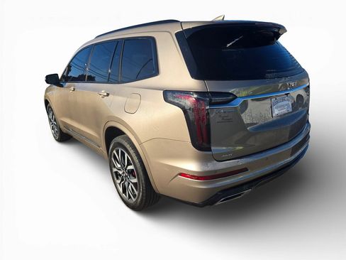 Used 2023 Cadillac XT6 Sport image 3