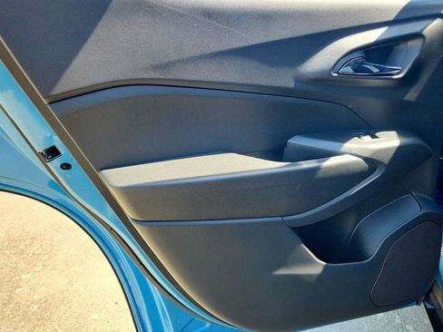 Used 2025 Chevrolet Trax RS FWD image 25