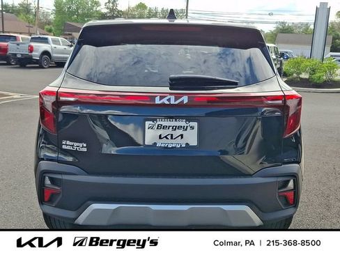 Certified 2026 Kia Seltos LX FWD image 6