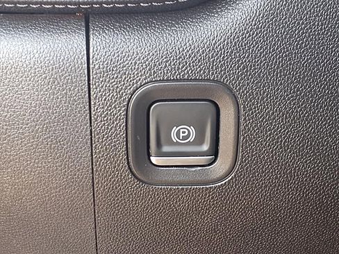 Used 2020 GMC Sierra 1500 Denali w/ Denali Ultimate Package image 9