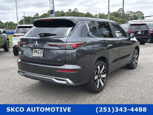 Used 2025 Mitsubishi Outlander SE FWD image 5